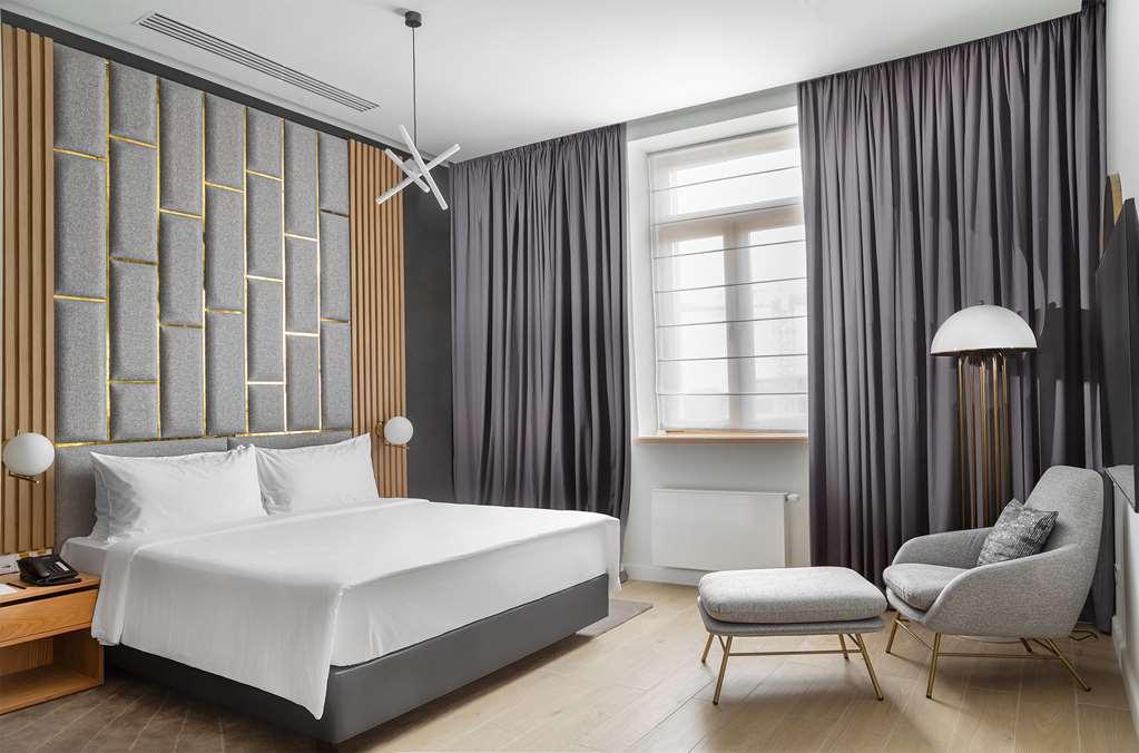 The Basilian Minsk, Curio Collection By Hilton Ξενοδοχείο Δωμάτιο φωτογραφία